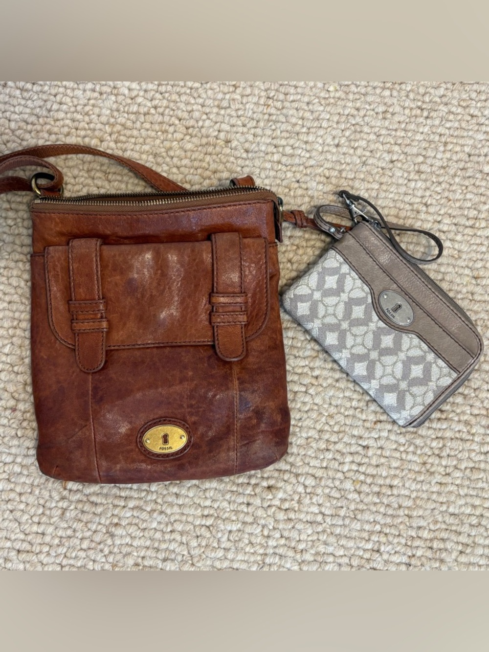 Fossil Keyhole brown leather crossbody and wristlet combo